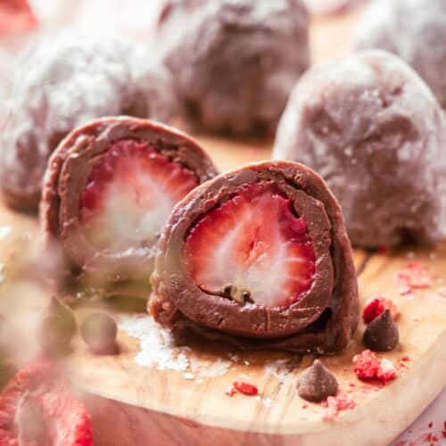 Strawberry Chocolate Mochi(Vegan Chocolate Strawberry Ichigo